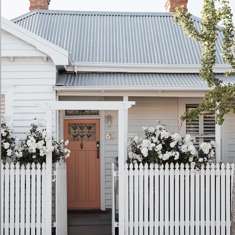 White Cottage – North Hobart. Luxe 3-Bed House