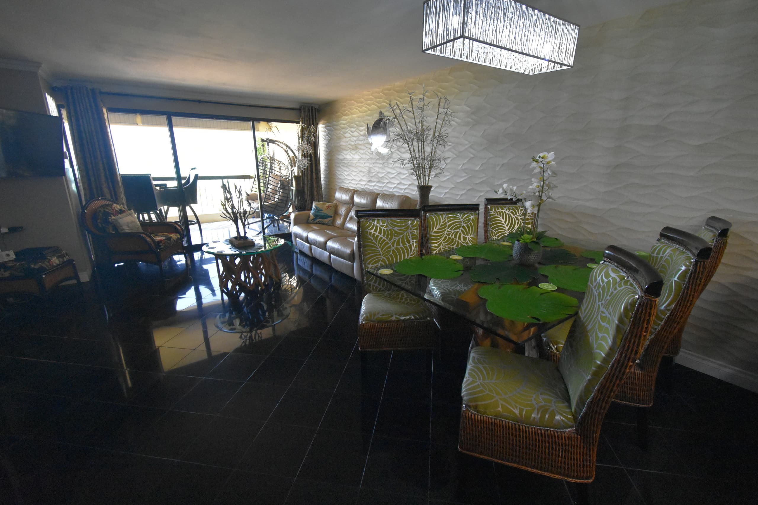 Place to stay in Honolulu · ★4.83 · 2 bedrooms · 4 beds · 2 private baths - Image 24