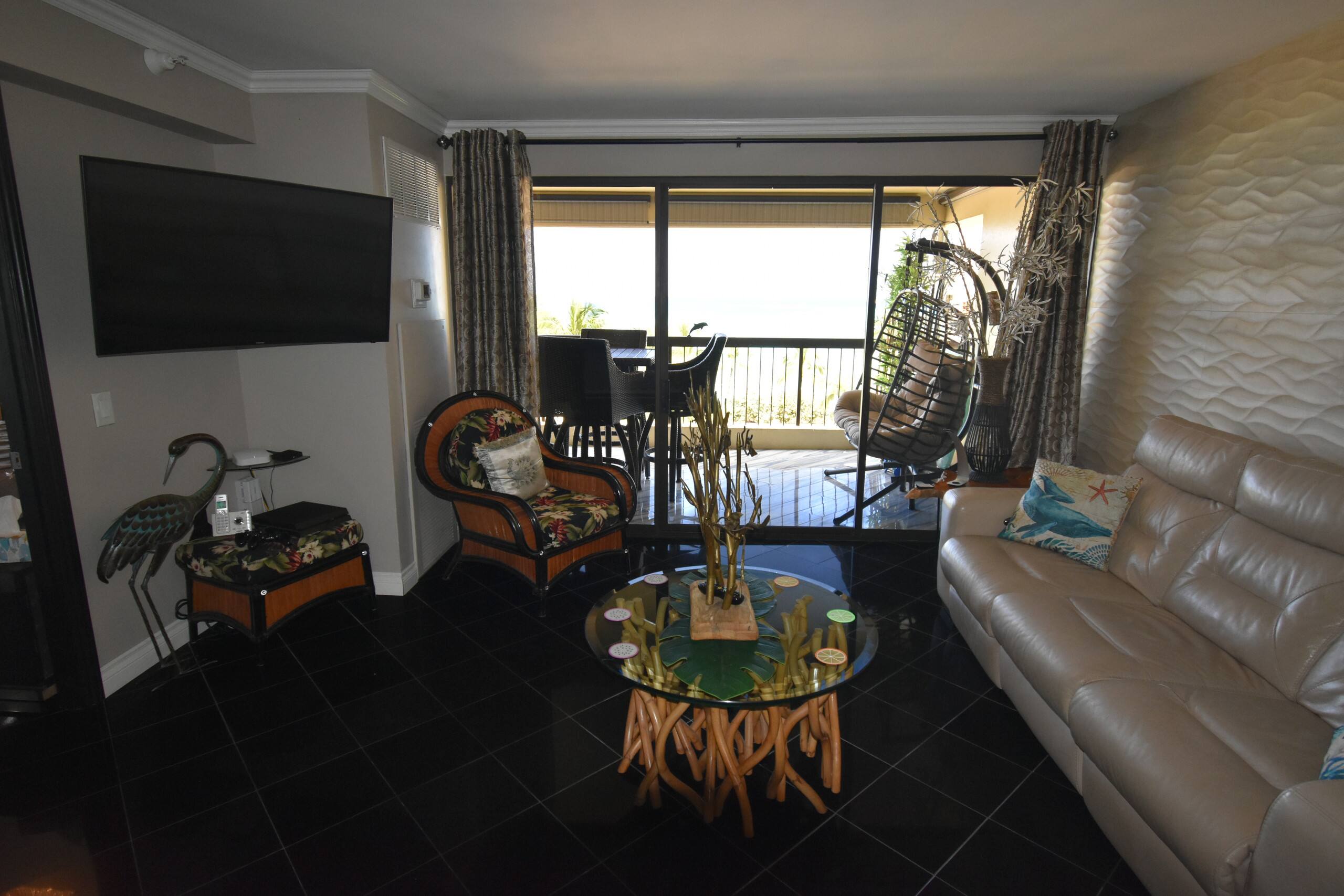 Place to stay in Honolulu · ★4.83 · 2 bedrooms · 4 beds · 2 private baths - Image 14