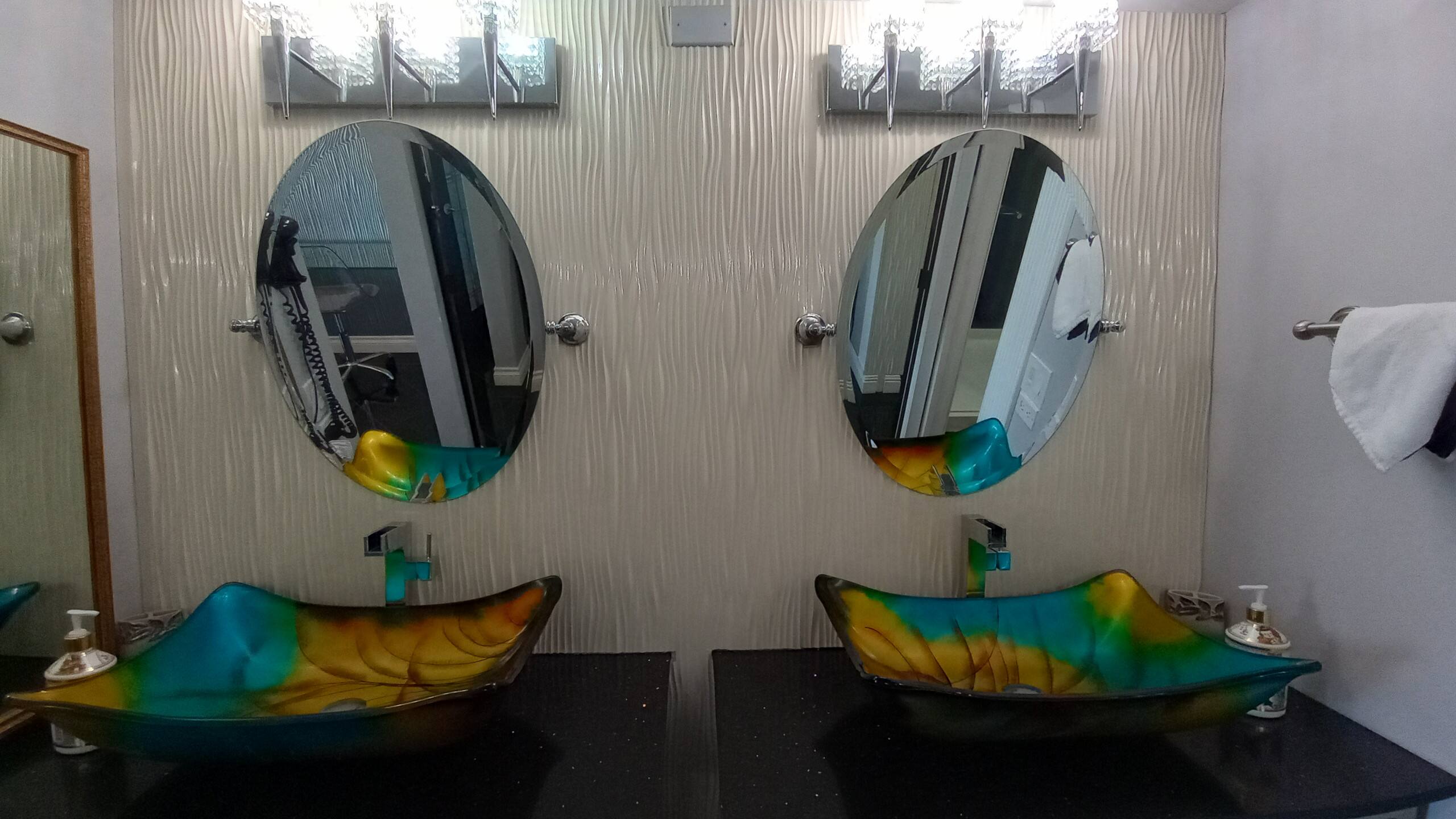 Place to stay in Honolulu · ★4.83 · 2 bedrooms · 4 beds · 2 private baths - Image 8