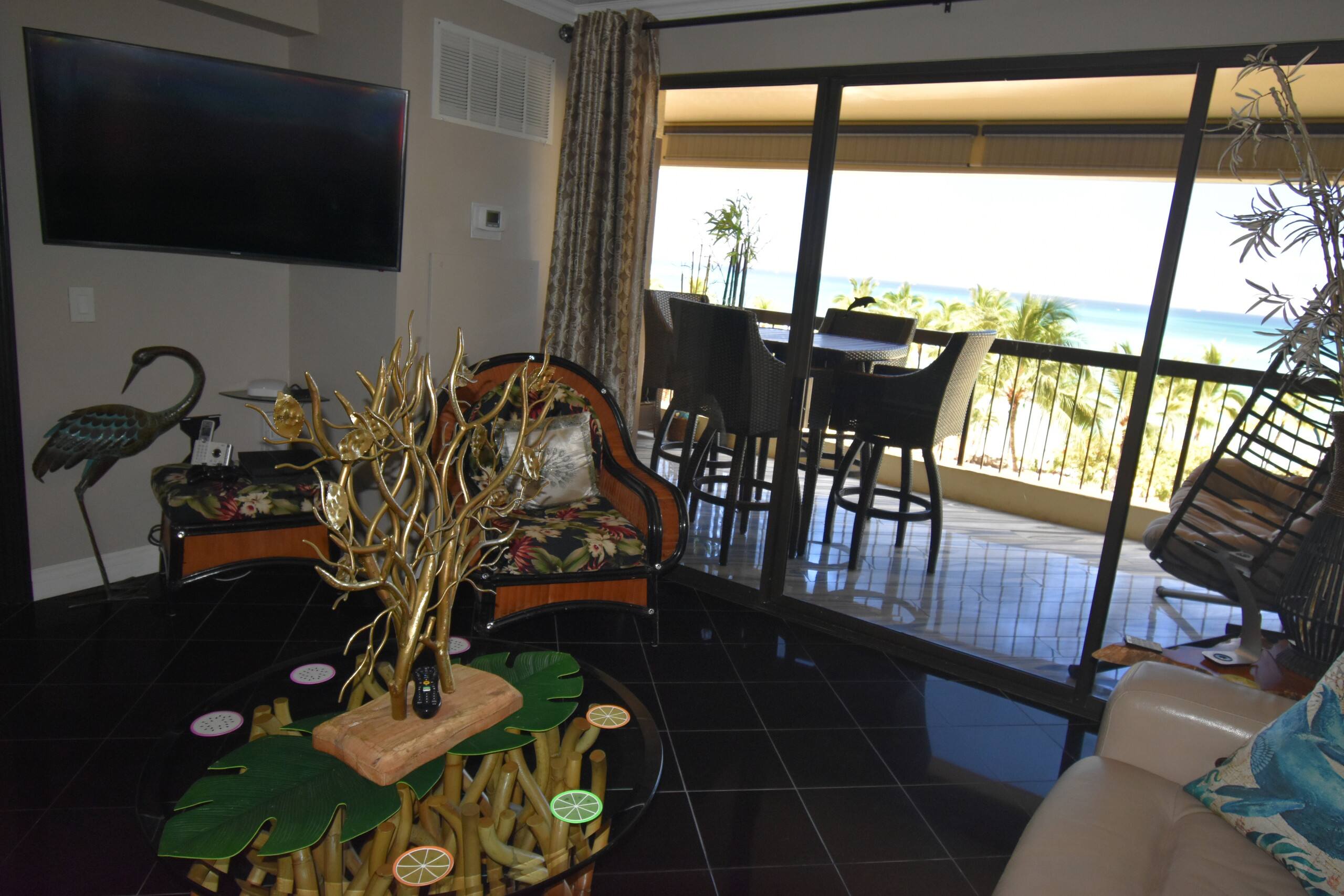 Place to stay in Honolulu · ★4.83 · 2 bedrooms · 4 beds · 2 private baths - Image 13