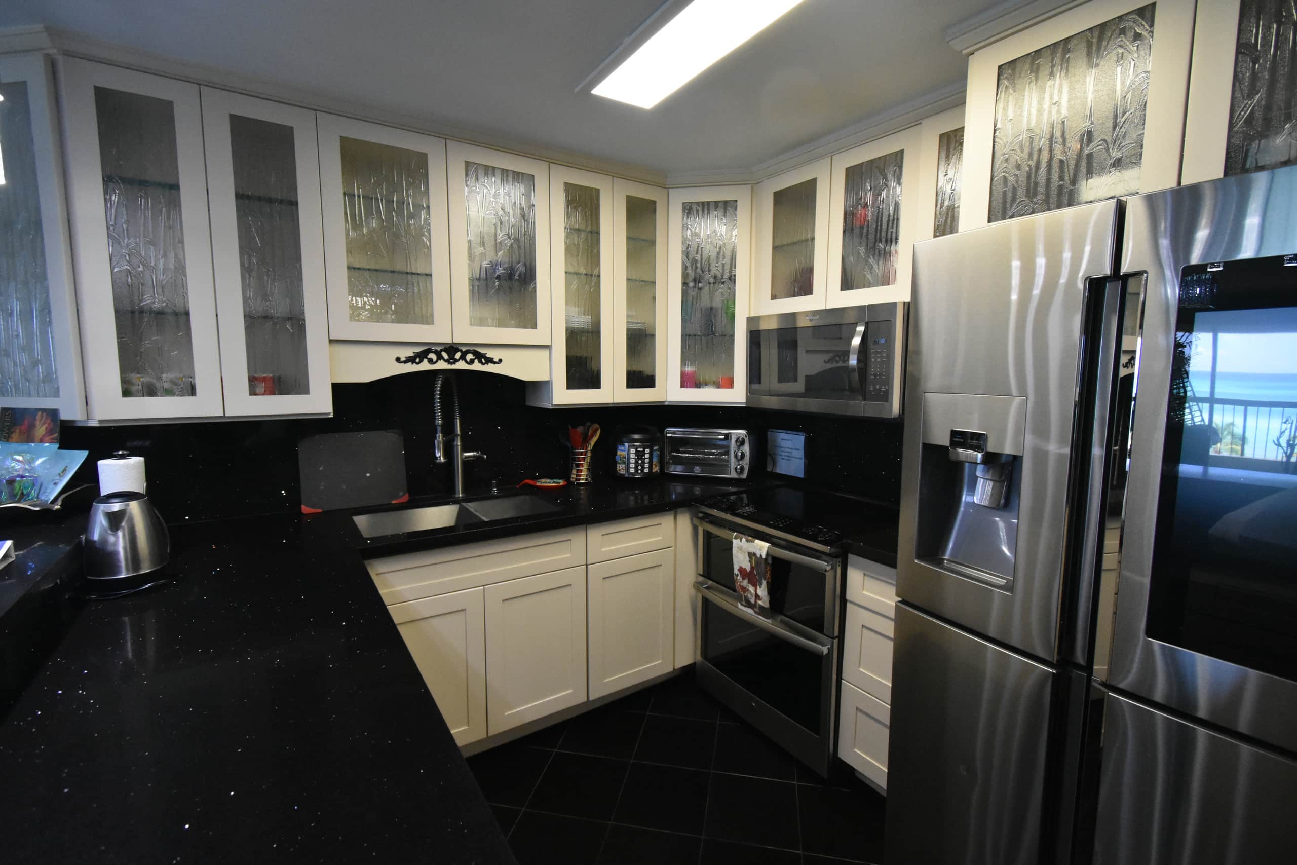 Place to stay in Honolulu · ★4.83 · 2 bedrooms · 4 beds · 2 private baths - Image 17