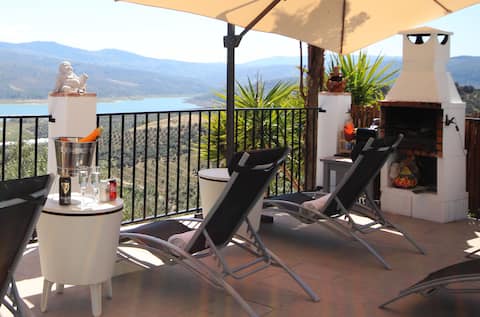 Casa de Ladera, Fantastic Lake & Village Views.