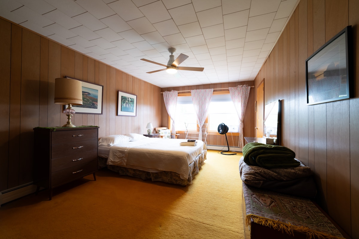 Bedroom #5. 1x queen 1x 3/4 bed (see next photo). Upstairs.