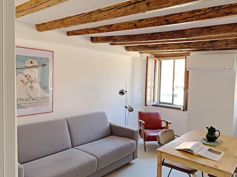 Popular Airbnb listing: Peaceful Escape in Central Venice in Venezia
