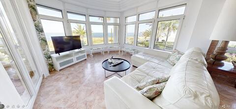 Popular Airbnb listing: Vista Alegre - Oceanfront Villa in Xàbia / Jávea