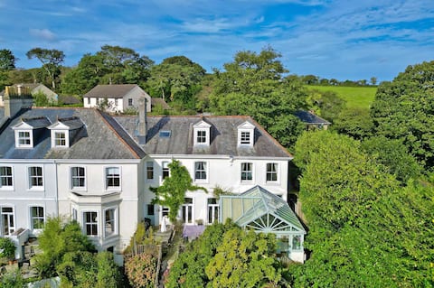 Trenare, a large period property located in Truro
