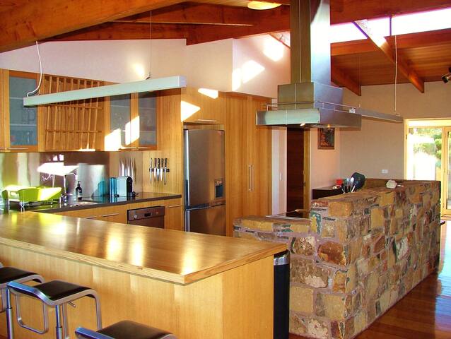 The Pines Retreat, Dolphin Sands, Australia gallery image 5