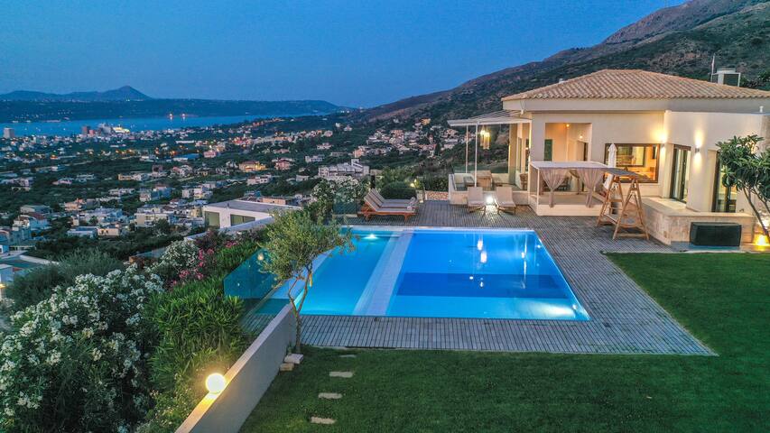 Villa Kedria with a panoramic ocean view