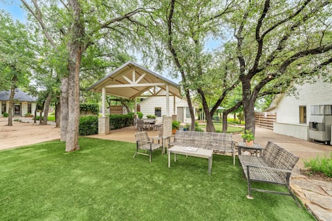 Two Bedroom Cottage Under the Stars @GatheringOaks