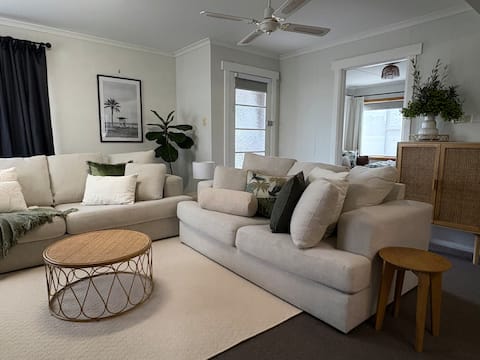 Popular Airbnb listing: Franklin Cottage in Glamorgan Spring Bay