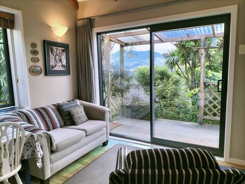 Successful Airbnb property: Sea views , peace and birdsong at The Studio in Dunedin City