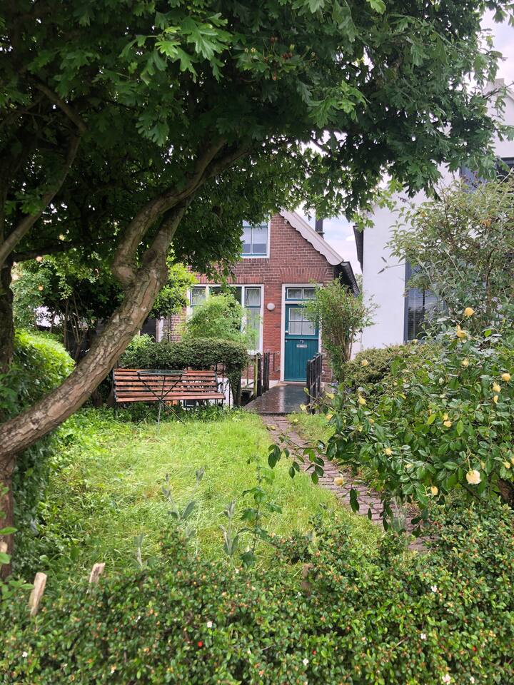 Dijkhuisje in Brakel