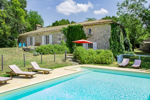 Quercy farm, swimming pool, ping-pong, billiards
