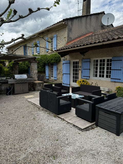 Mas Saint Antoine - 3 bedroom 17C Rural Farmhouse