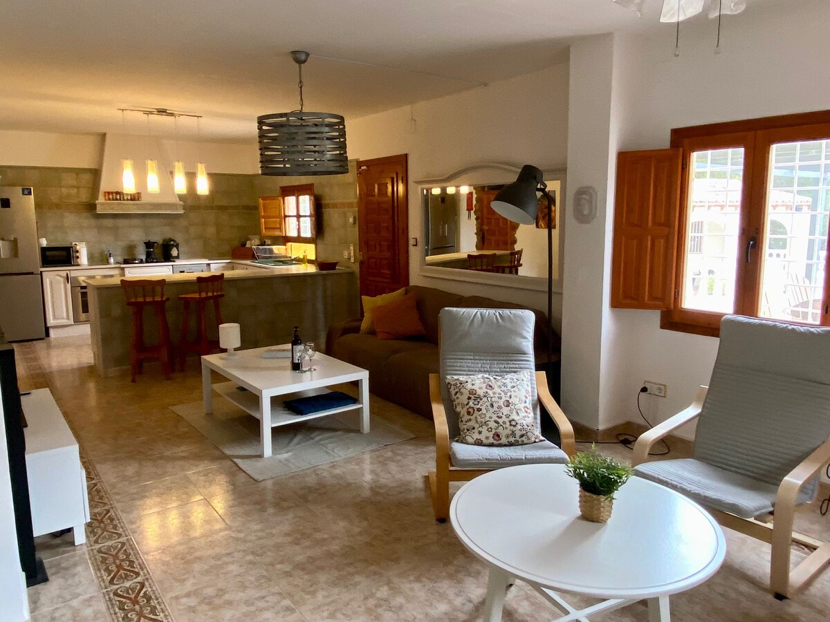 Beautiful 5 Bedroom Villa, L'ampolla, Costa Dorado 3