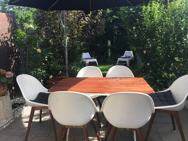 Townhouse with garden, terrace & balcony gallery image 2