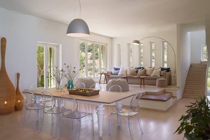 Villa Queen with a heated pool gallery image 4