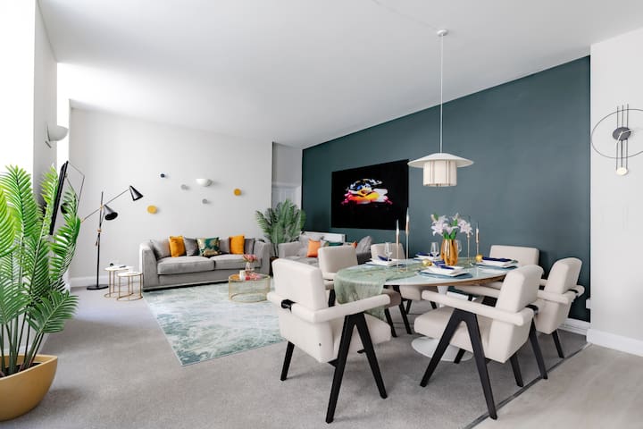 Oxford Circus On Ur Doorstep! CHIC BIG Family HOME gallery image 3