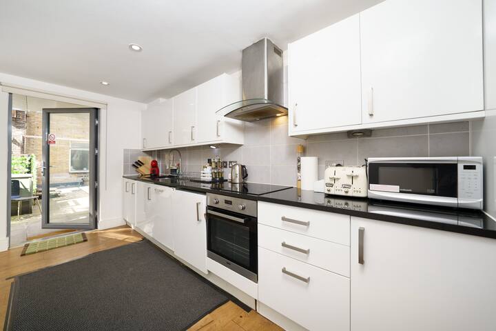 Modern 3BR 2Bath Bayswater + Air Con gallery image 3