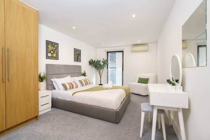 Modern 3BR 2Bath Bayswater + Air Con gallery image 2