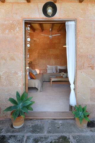 Entire home with 1 bedrooms in Santanyi - Ca Na MARTIna. Countryside House In Llombards,