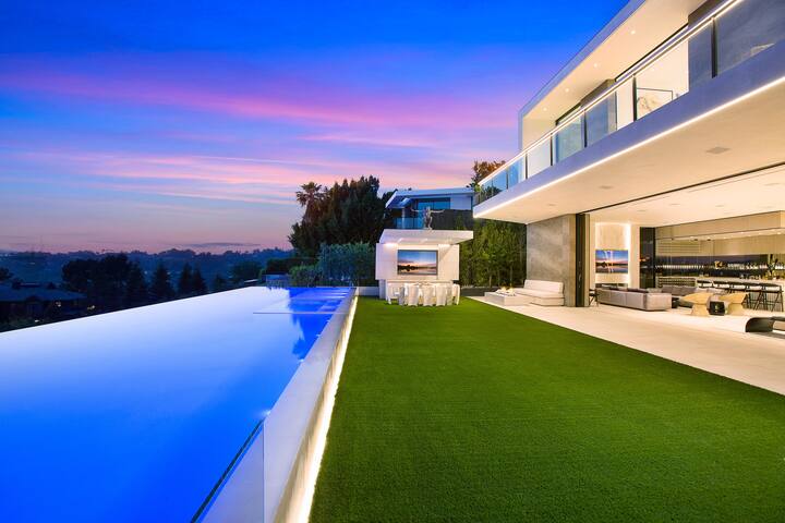 Luxurious Villa Infinity Pool View Beverly Hills gallery image 5