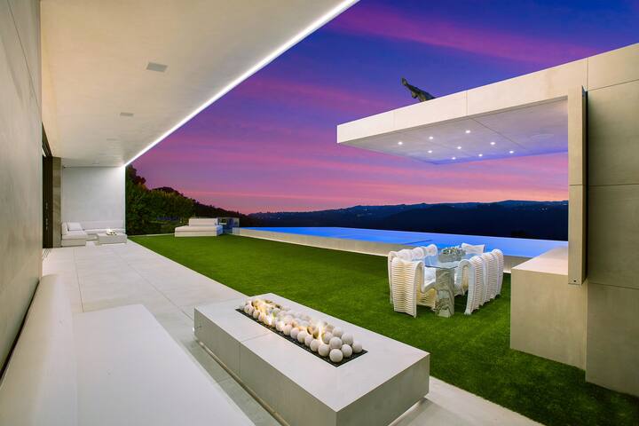 Luxurious Villa Infinity Pool View Beverly Hills gallery image 4