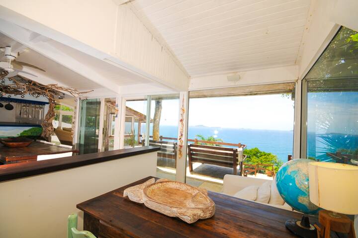 Lovely house facing the sea