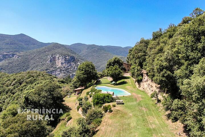 Gran masía aislada con piscina y vistas de ensueño gallery image 2