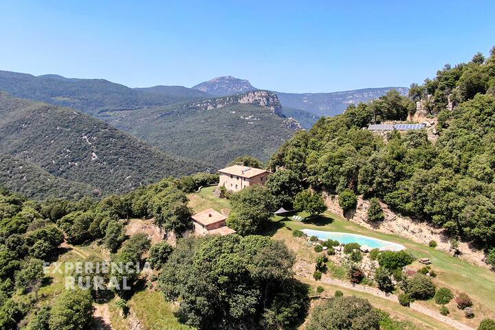 Gran masía aislada con piscina y vistas de ensueño gallery image 5