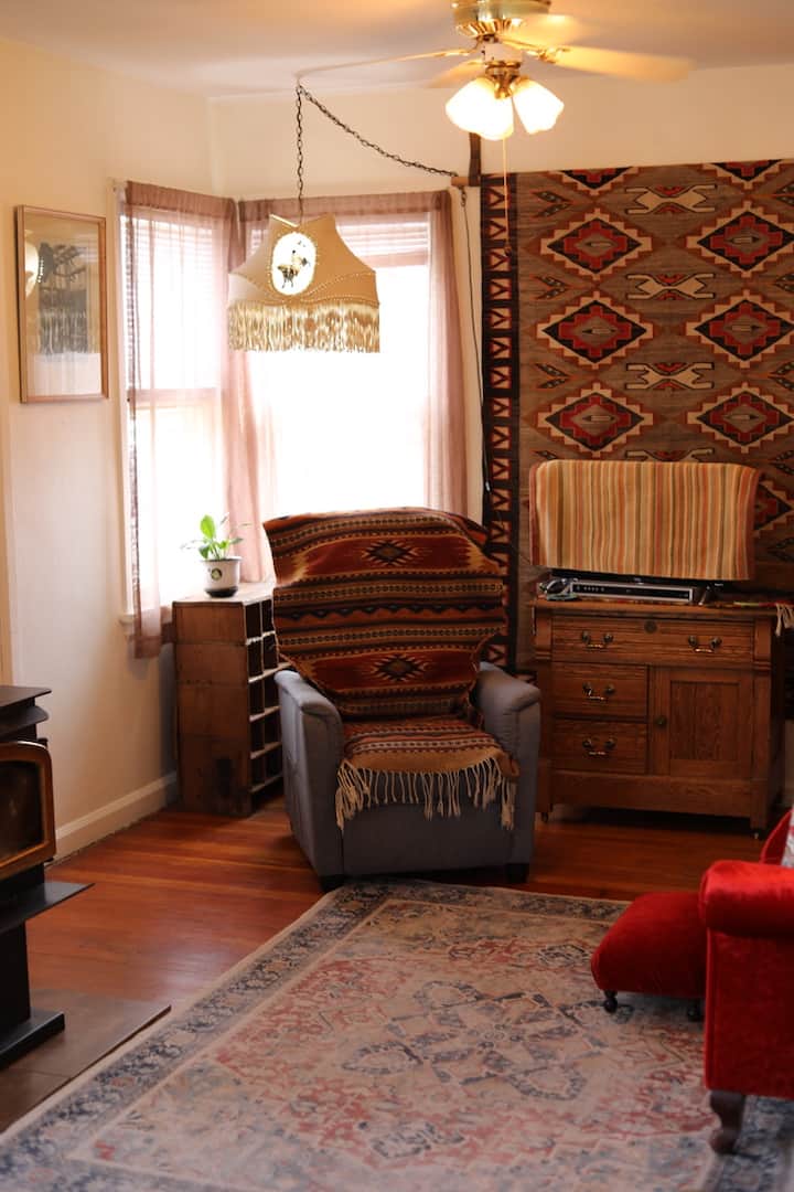 Claudia's Cowgirl Cottage - Hot Springs, SD