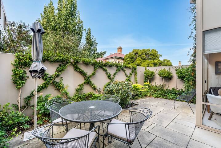 Salamanca Precinct Apartment gallery image 3