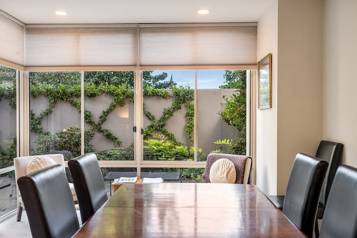 Salamanca Precinct Apartment gallery image 4