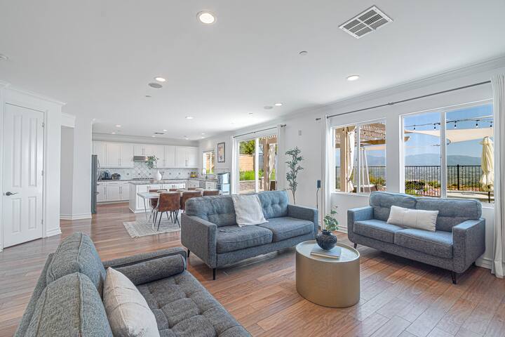 Entire home-POOL-not shared-Private! 5bd 3ba, View gallery image 2