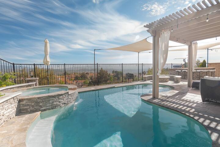 Entire home-POOL-not shared-Private! 5bd 3ba, View