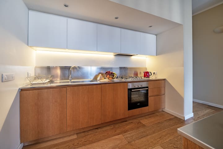 Magnificent Penthouse Duomo -3 bedrooms – 8 Guests gallery image 4