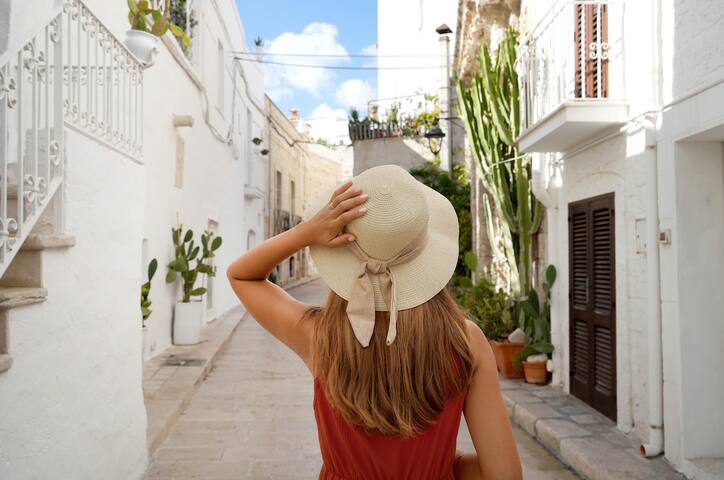 HelloApulia Authentic Seafront Apartment gallery image 3