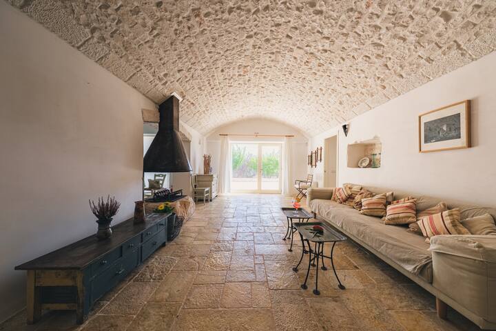 Trulli Tra Pietre Charming Trulli with Private gallery image 3