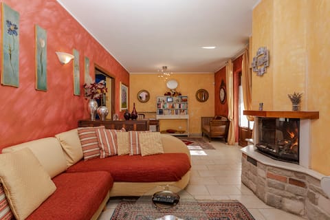 Top Airbnb: Villa Lolù with private heated swimming-pool a Terranuova Bracciolini