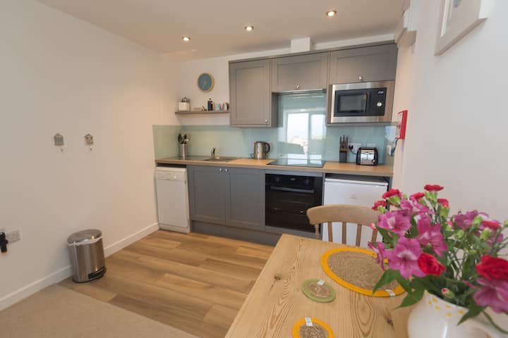 Needles Holiday Cottage, Sennen Cove Inc Parking - Sennen Cove