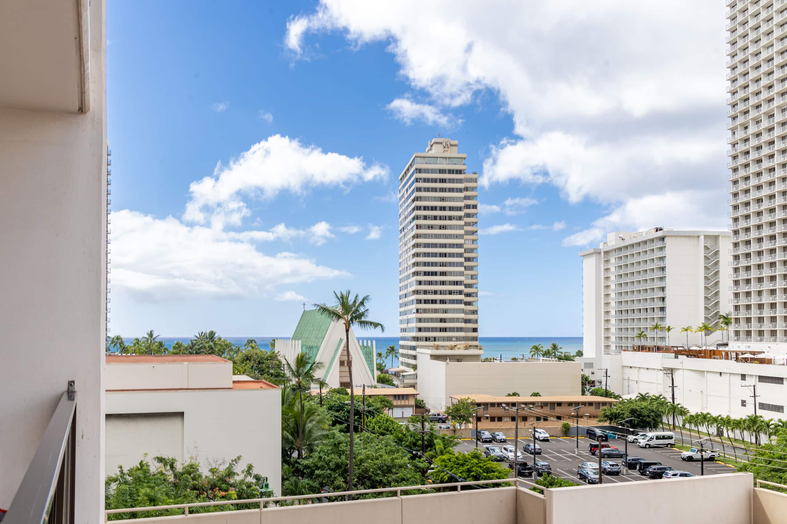 Condo in Honolulu · ★4.73 · 1 bedroom · 3 beds · 1 private bath - Image 52