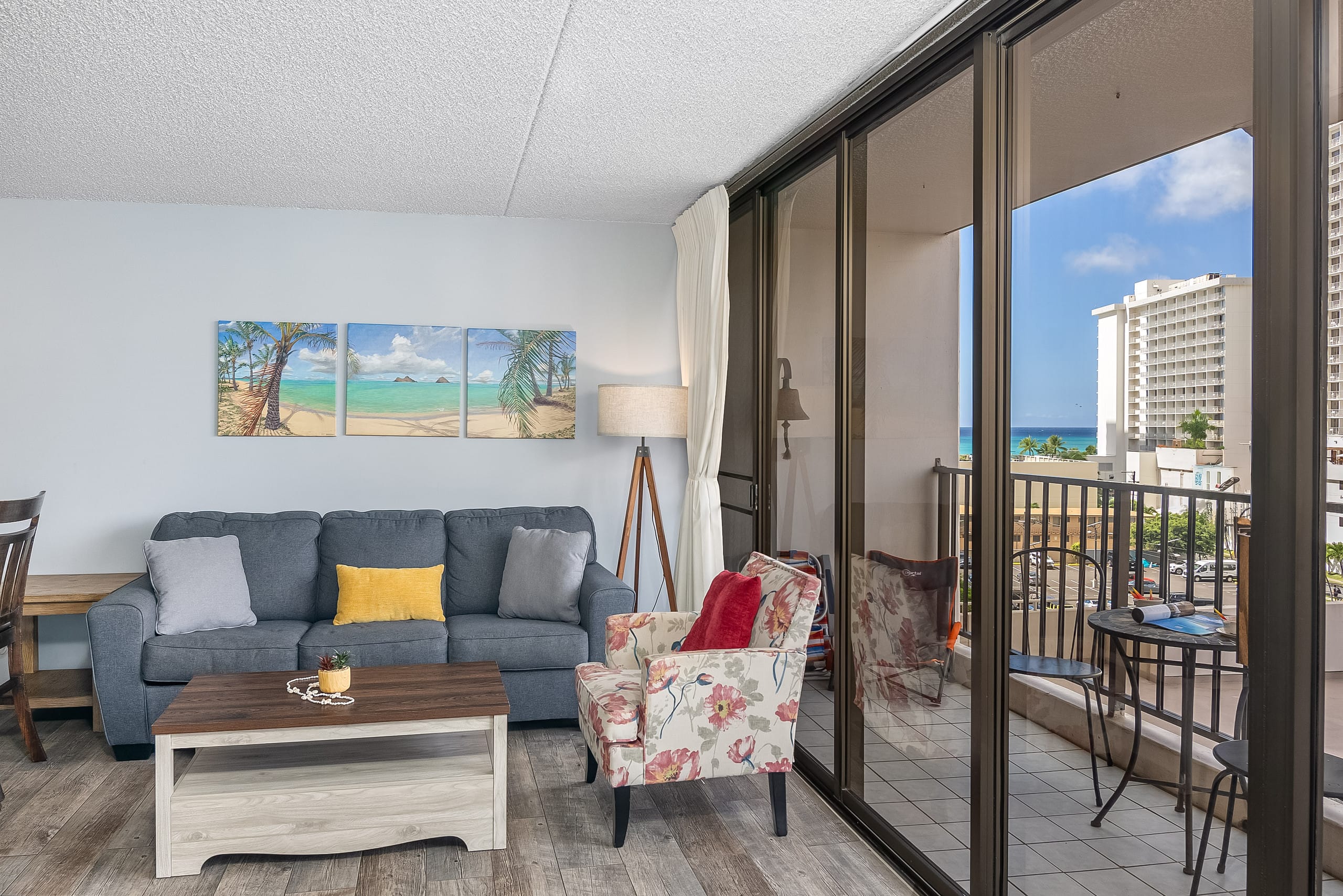 Condo in Honolulu · ★4.73 · 1 bedroom · 3 beds · 1 private bath - Image 2