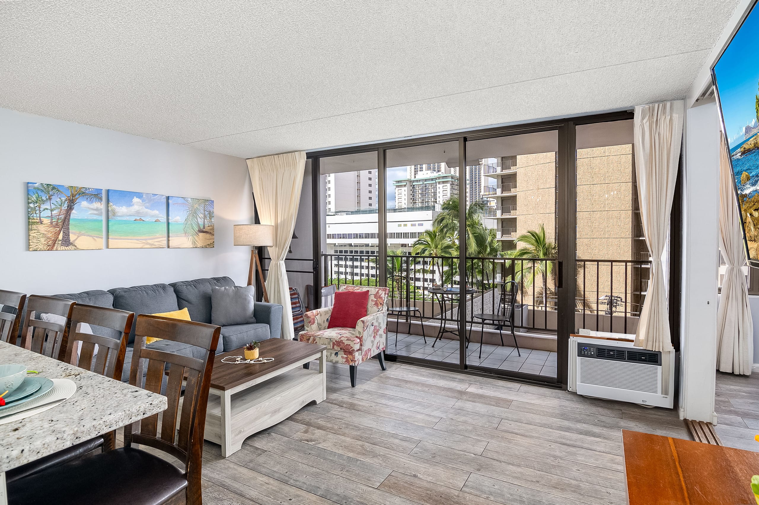 Condo in Honolulu · ★4.73 · 1 bedroom · 3 beds · 1 private bath - Image 5