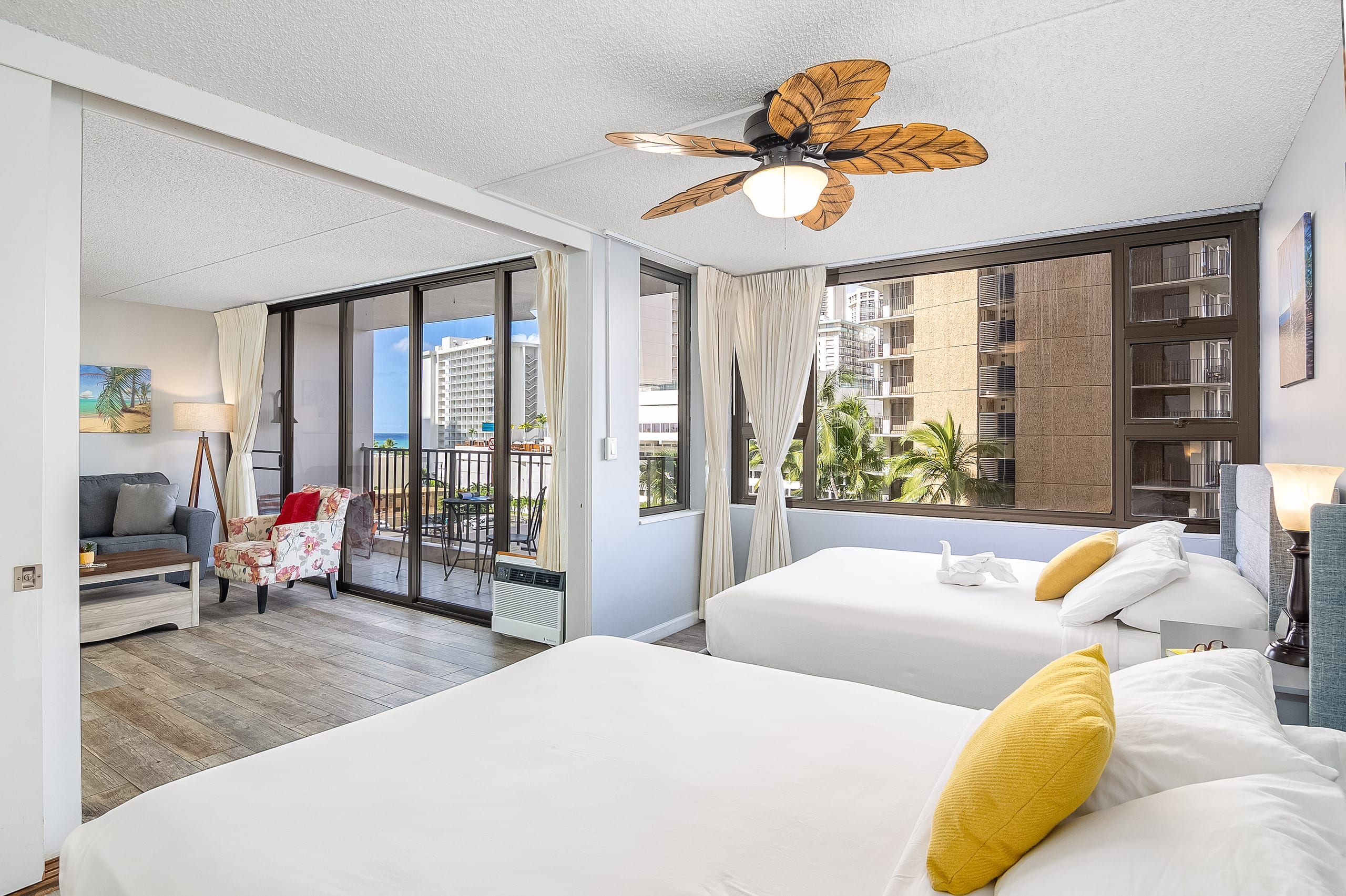Condo in Honolulu · ★4.73 · 1 bedroom · 3 beds · 1 private bath - Image 37