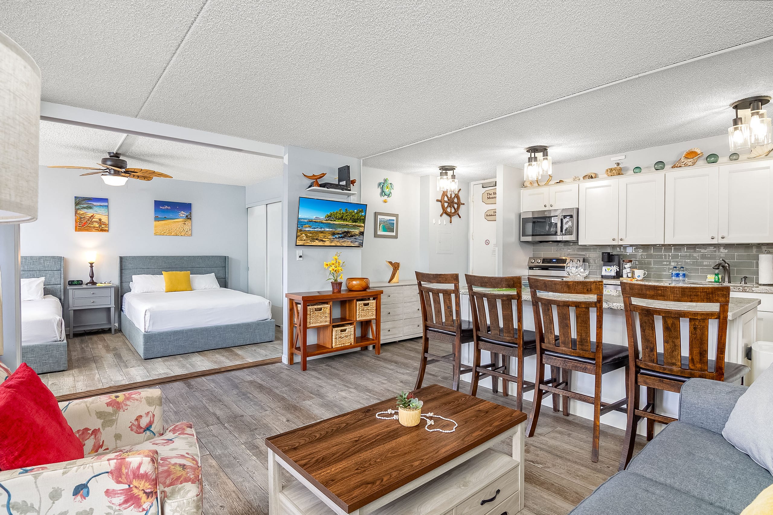 Condo in Honolulu · ★4.73 · 1 bedroom · 3 beds · 1 private bath - Image 32