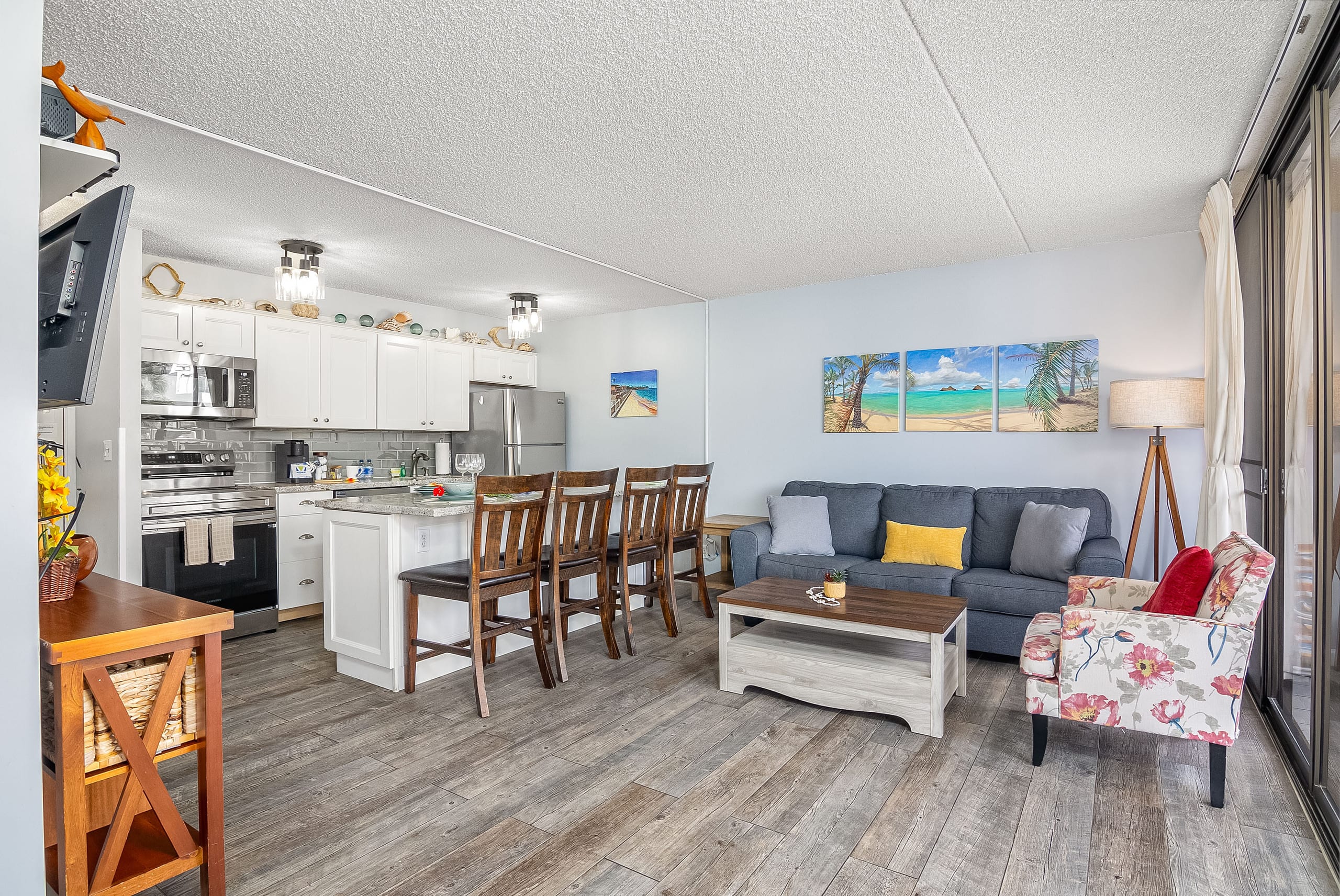 Condo in Honolulu · ★4.73 · 1 bedroom · 3 beds · 1 private bath - Image 6