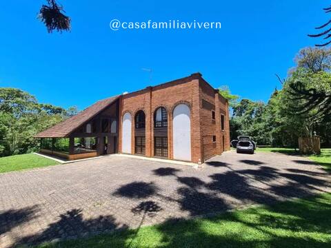 Vivern Family House