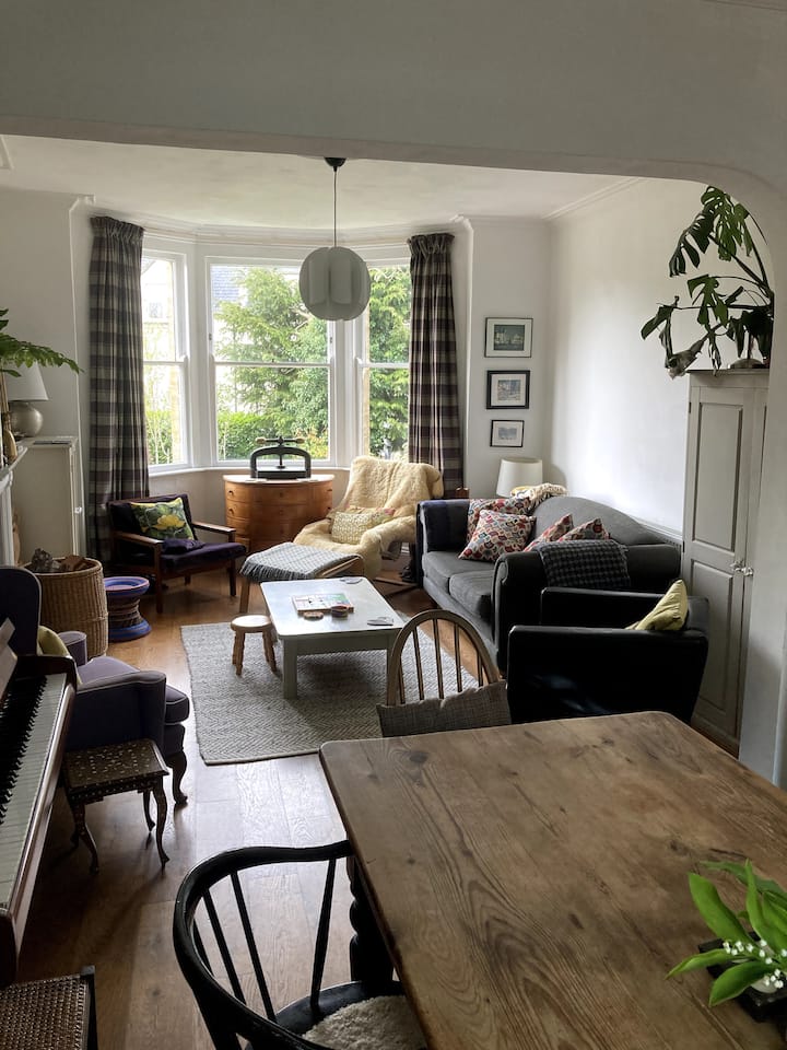 Victorian Bohemia- Bradford On Avon - 2pm Checkout - Bradford-on-Avon