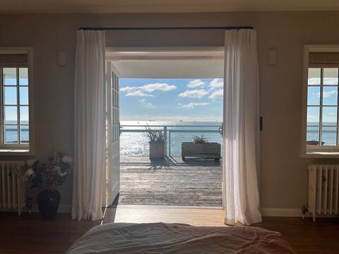 Top performing Airbnb: Ledge Beach Hut in Bembridge